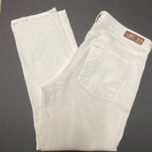 Levi’s white crop jeans